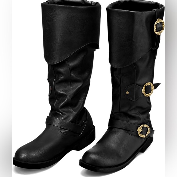 Elegant Black Leather Ankle Boots with Gold Accents - Picture 1 of 4
